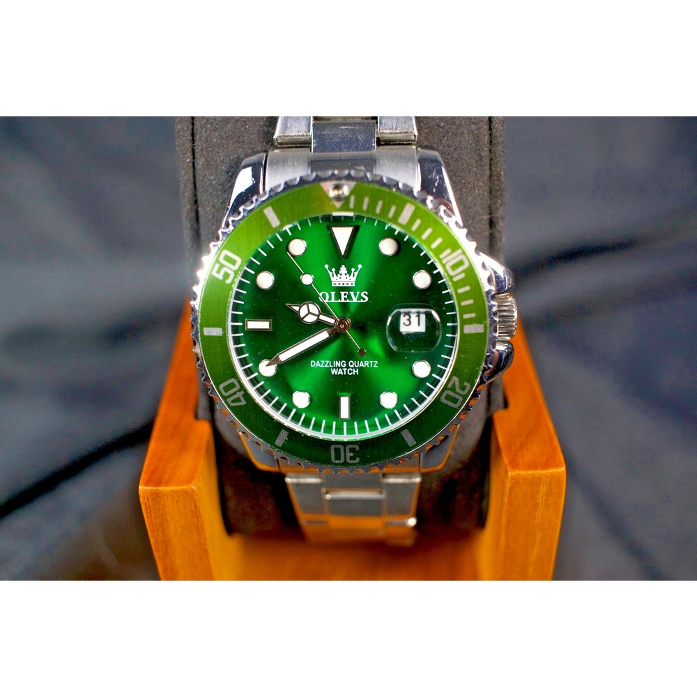OLEVS 5885G Green Hulk Dial Quartz Watch Stainless Steel Bracelet 46mm New Batt